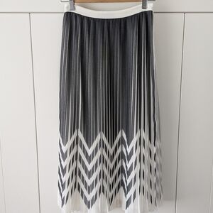 Banana Republic Pleated Twirl Midi Skirt, Size 0